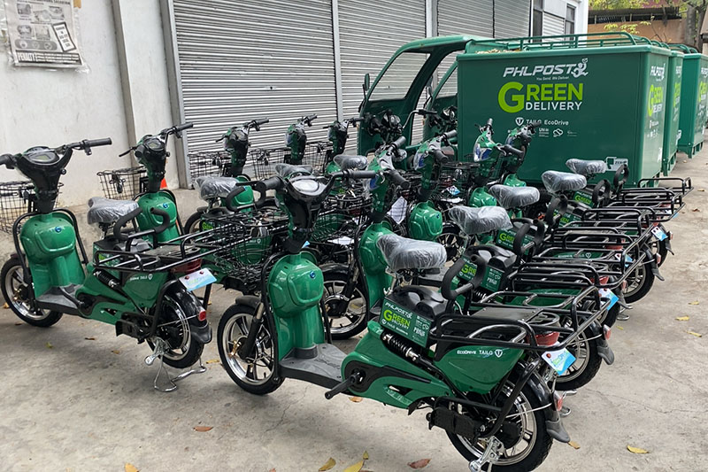 A fleet of PHLPOST e-bikes. Credit: Clean Air Asia.